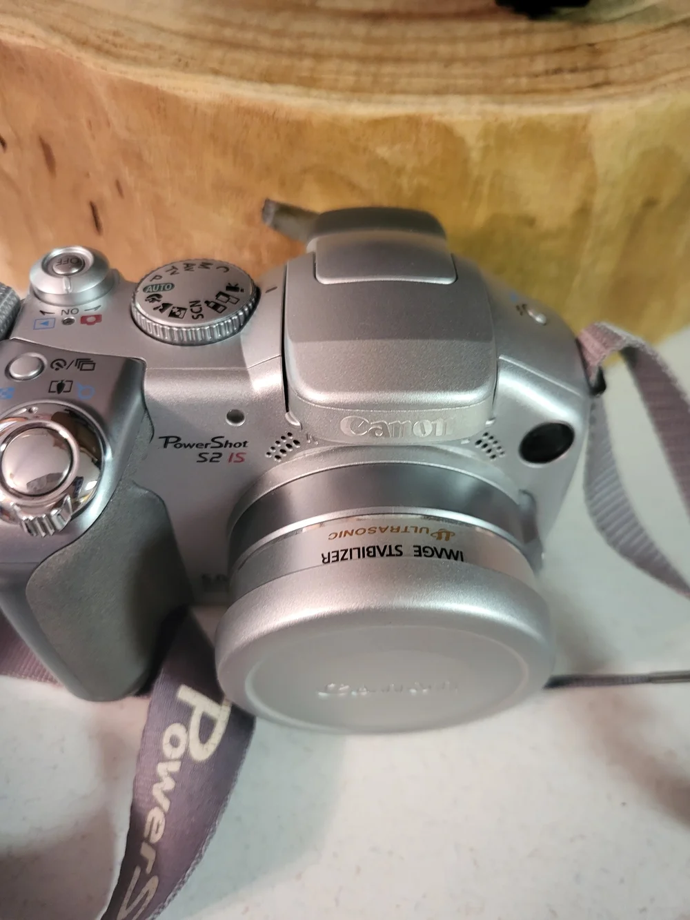 Canon PowerShot S2 IS 5.0MP Digital Camera - Silver W/ Case